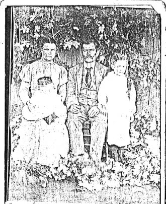 Amanda Melvina (Keck) Davis with husband, baby son, and step daughter