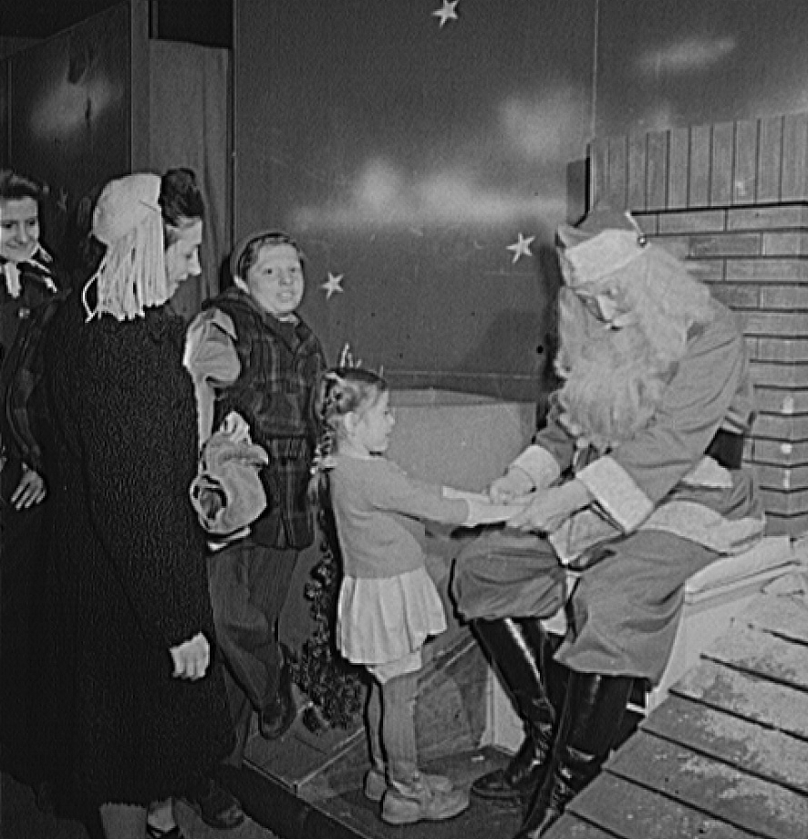 Macy's Santa Claus, 1942