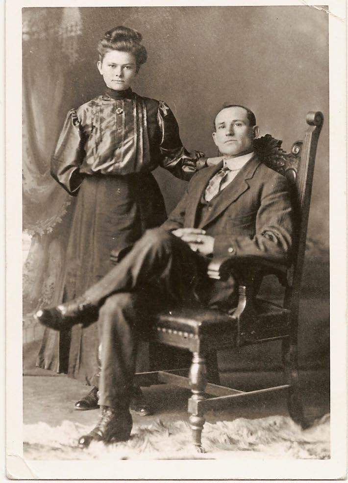 Robert Jackson Shelton and Della Crail shortly after they were married