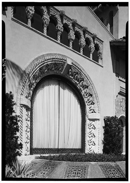 9. April 1967 DETAIL OF LARGE EAST FACADE WINDOW WITH...
