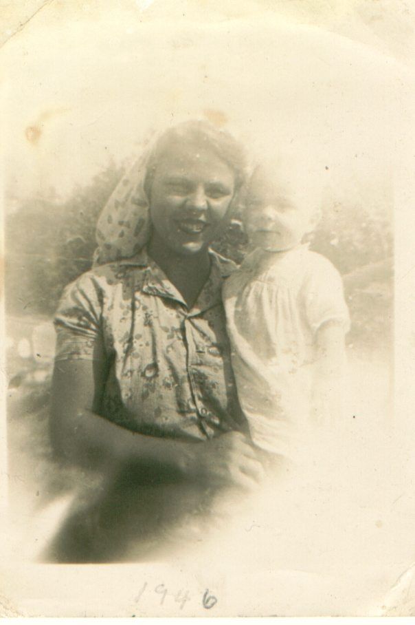 Juanita Roberts Holder and daughter