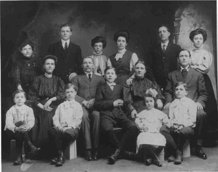 Nickolaus & Gertrude Nicolaus Family 1910 PA