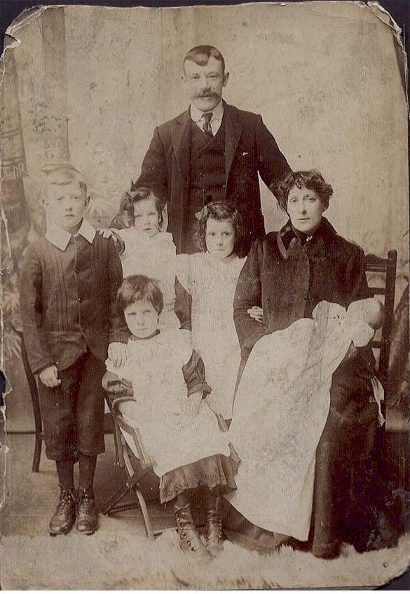 Edward & Rose Little Family, 1908 England