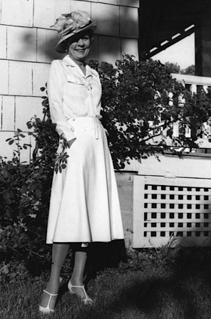 Jeannette B Lance