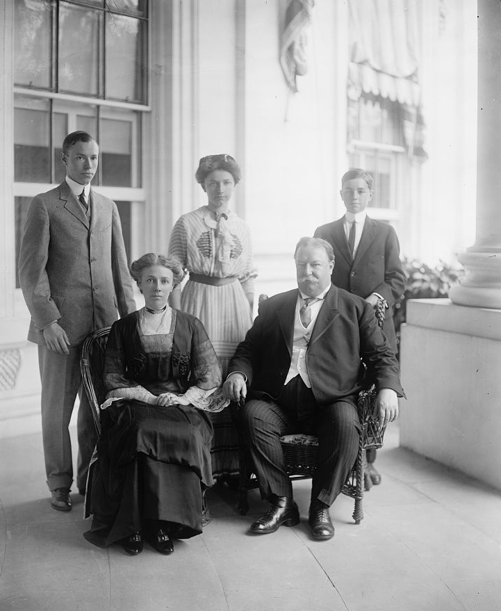 Taft family at the White House