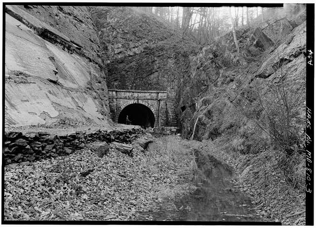 3. GENERAL VIEW OF NORTH PORTAL OF TUNNEL - Chesapeake &...