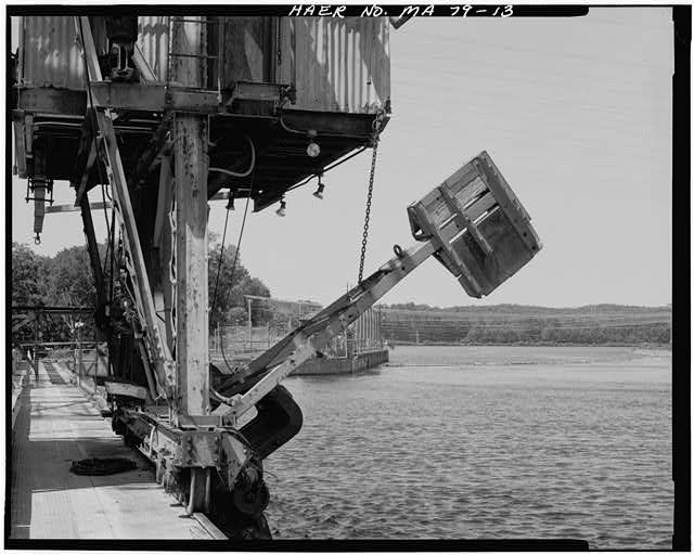 13. VIEW OF ICE BOOM AT SOUTHEAST CORNER, LOOKING NORTH -...
