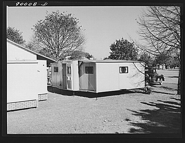 Palace mobile home. Expansion trailer for emergency...