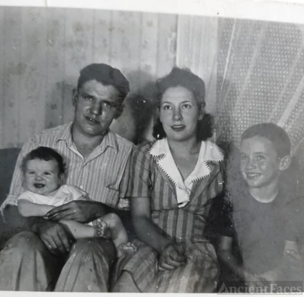Edward Sylvers , Elsie Sylvers (moore) , Patricia Steward (Sylvers) as baby , Douglas Sylvers big brother