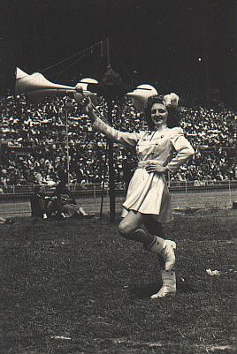 Cheerleader Barbara Weaver