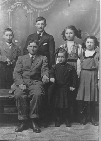 Charles & Oder Loyd Family, Kansas