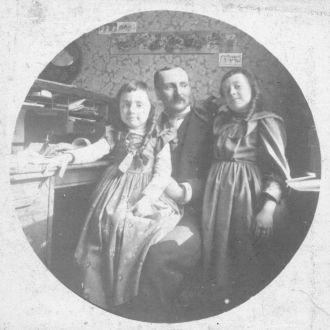 John O., Helen and Bess Baglin