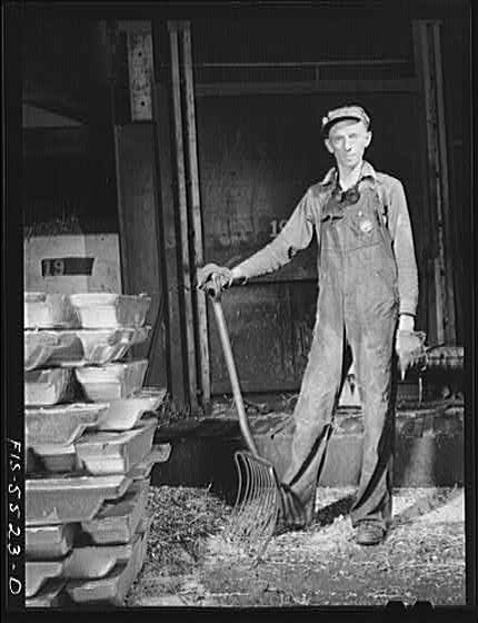 Sheffield, Alabama. Reynolds Alloys Company. Workman...