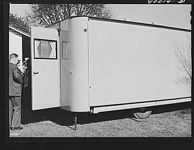 Palace mobile home. Expansion trailer for emergency...