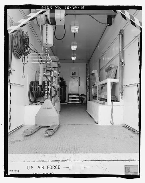 18. Maintenance van, electromechanical team, interior -...