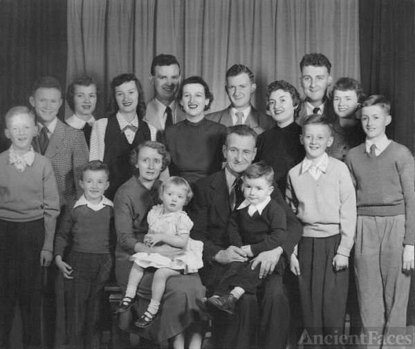 Oliver, Ruth (Mossengren) Wolner Family, 1953