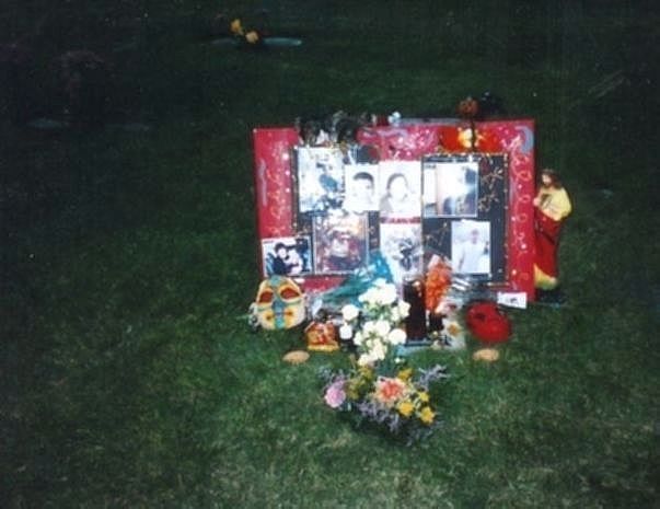 My mother gravesite "Dia de los muertos"