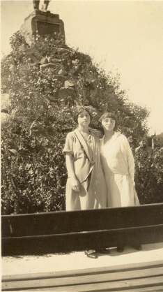 Ida Smith and Gladys Kniffin