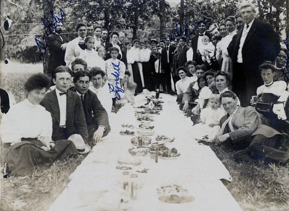 Ellis Family Picnic circa 1910
