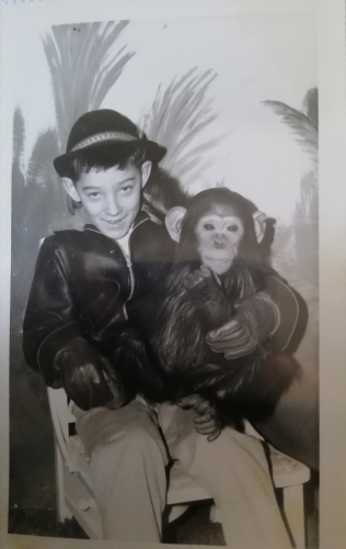 Van Kleinstad and a monkey