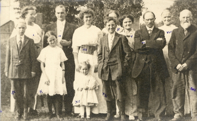 Allen family 1914