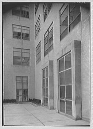 New York Medical College, 106th St. near 5th Ave., New...