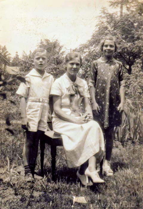 Carl, Laura and Louise Mcduffie