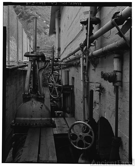 9. PENSTOCK RECEIVER AND ISOLATION VALVE, WITH #4...