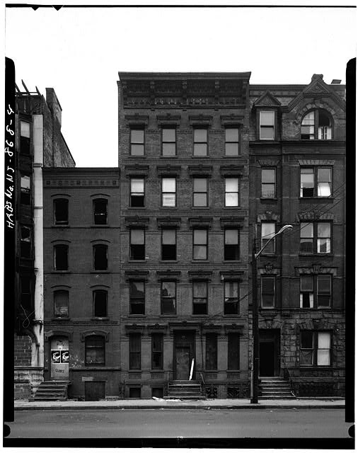 4. BUILDING AT 300 MONTGOMERY - Montgomery Gateway East,...