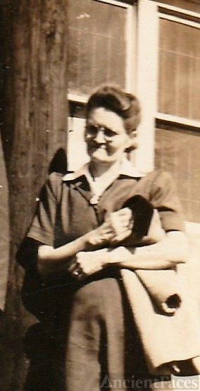 Etna Farries Gourley