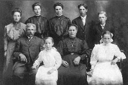 Hubert & Anna (Schlepuetz) Weber Family, 1911