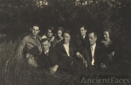 Pratt & Tasker families, 1925