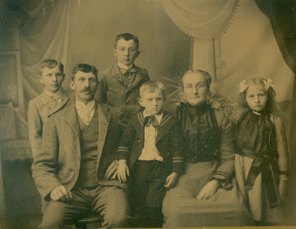 Robert E Hover family