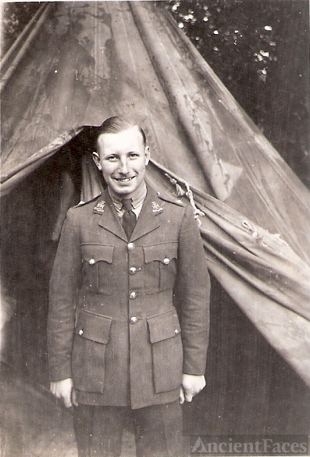 Capt Brian Robertson BROWNE, (138930)