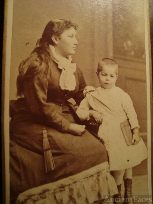 Maria & Elena Gassagne? CA 1880's