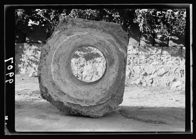 One Roman aqueduct stone, looking through the hole