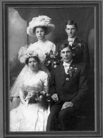 Seeger brothers marry  Clark sisters