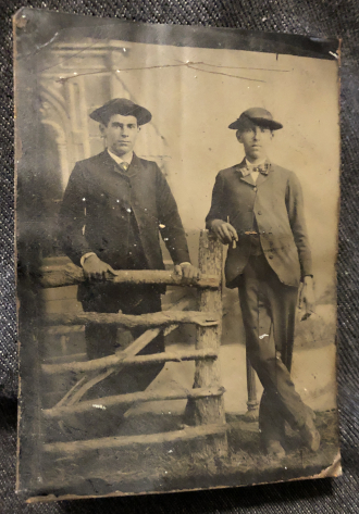 This another tin type photo of people  i don’t know Looking for identification???