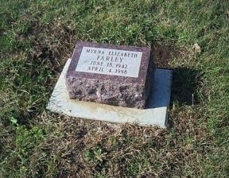 Gravestone of Myrna Elizabeth (Farley) Hass