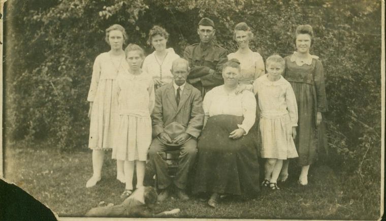 Harris Family c 1917
