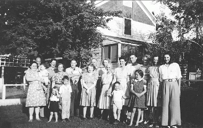 Lewis Family Reunion of 1942