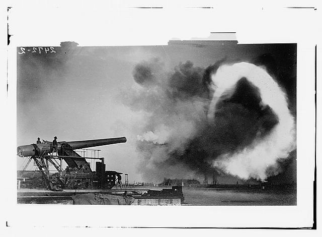 [Coastal defense gun on a disappearing mount]