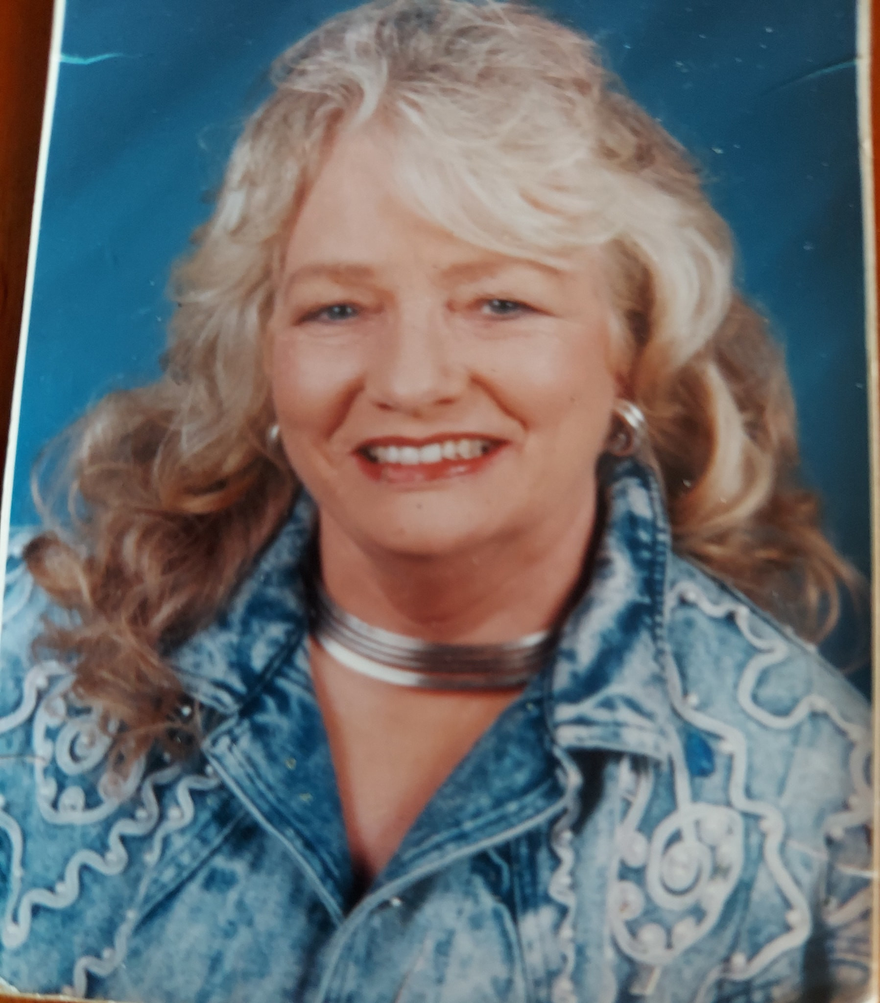 Angela Volz