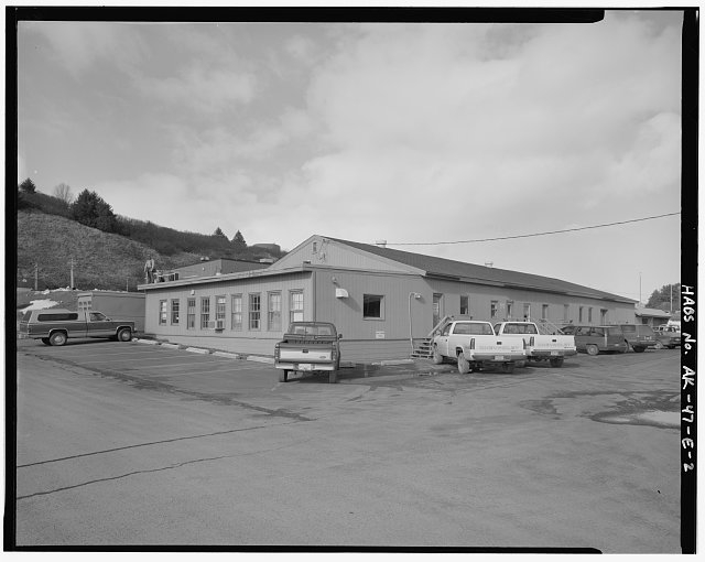 2. EXTERIOR VIEW LOOKING NORTH - Kodiak Naval Operating...