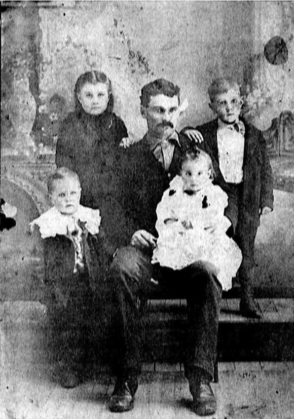 Edward M. Hightower & babies after  death ofJennie