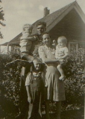 Luther& Nina Johnson & children