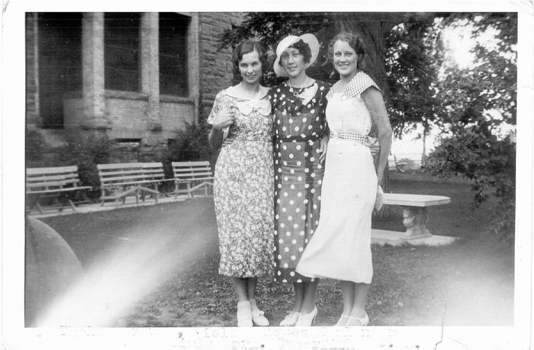 Thema, Viola and Agnes in Spearfish