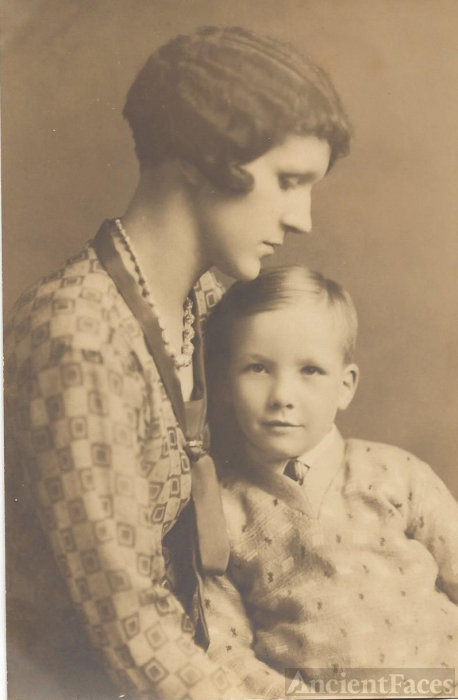 Madeline (Hill) and Richard Gifford Willis