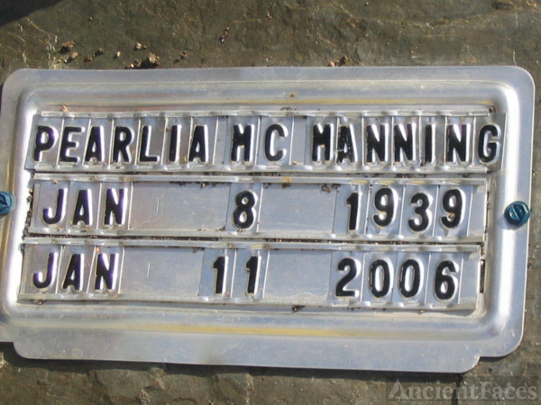 Perlia M Manning Gravesite