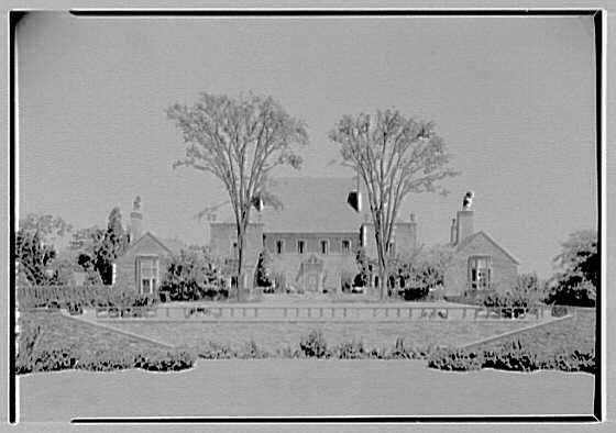 M.M. Van Beuren, residence in Middletown, Rhode Island....